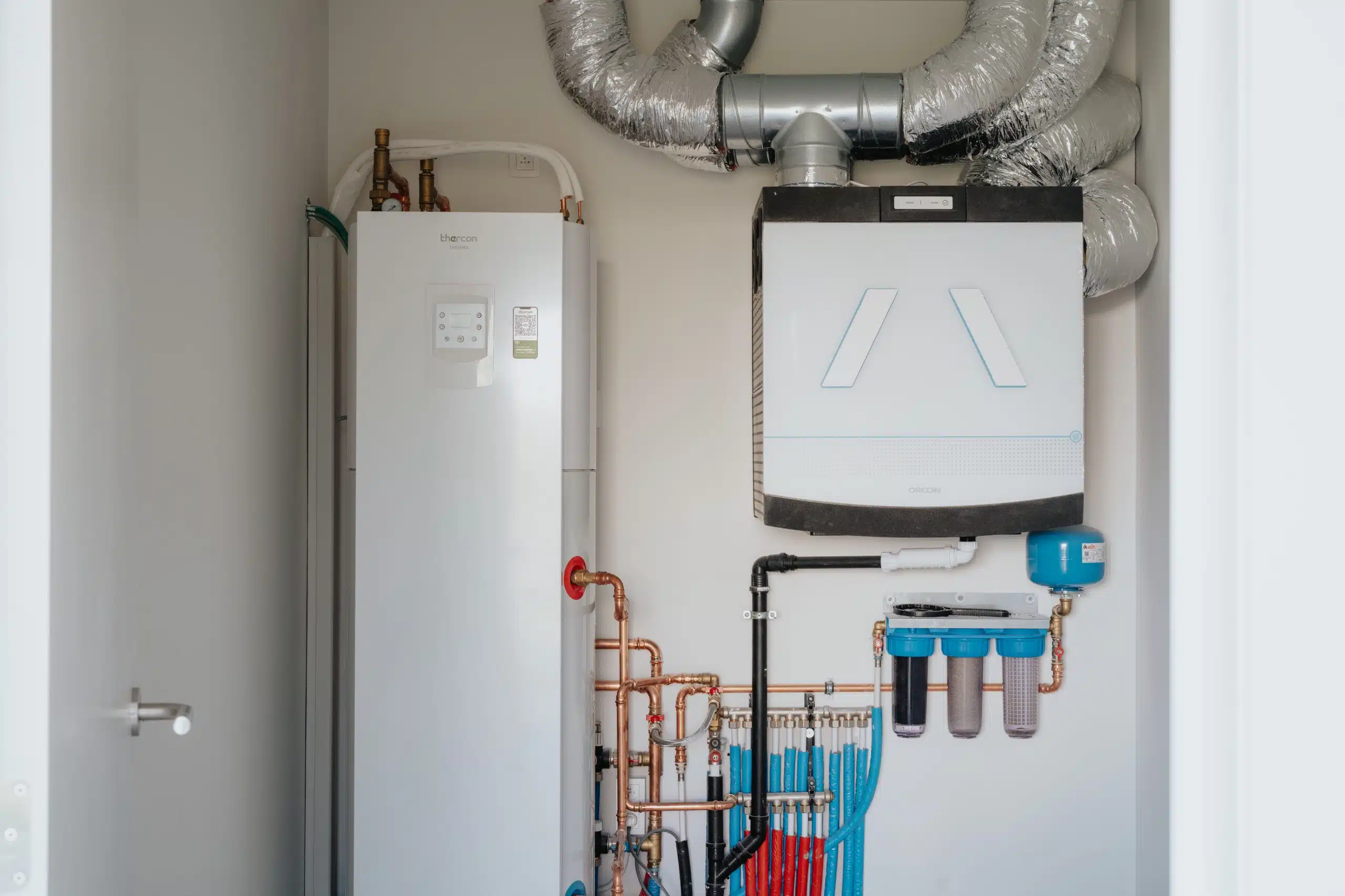 Verwarming installatie met boiler, CV-ketel en waterfiltersysteem van Willemsen Technieken